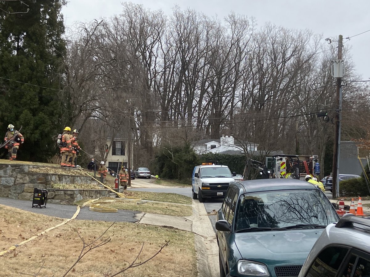 River Hill Road, Bethesda, @mcfrs FFs & HazMat monitoring conditions, FFs evacuated ~dozen nearby homes in area, those with gas reading levels remain evacuated while a few others have been reoccupied, gas company on scene,