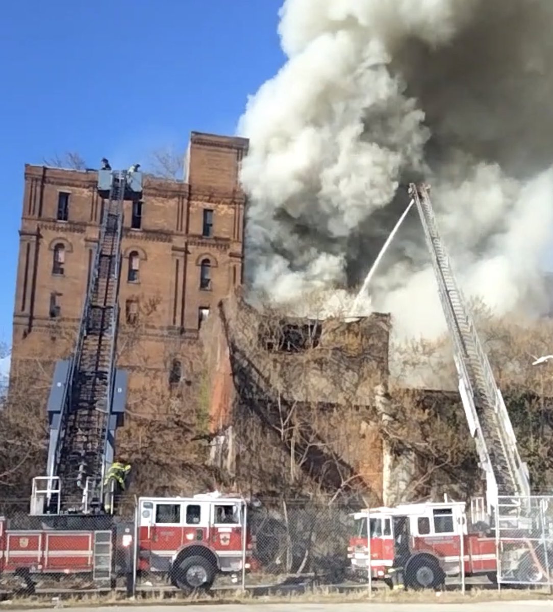 Fire unit blk Willard St 21223 ShipleyHill @docbullock  ≈34,000sqft complex circa 1920, with fire in several parts, including the 5 story structure, a 3rd alarm has been called. 