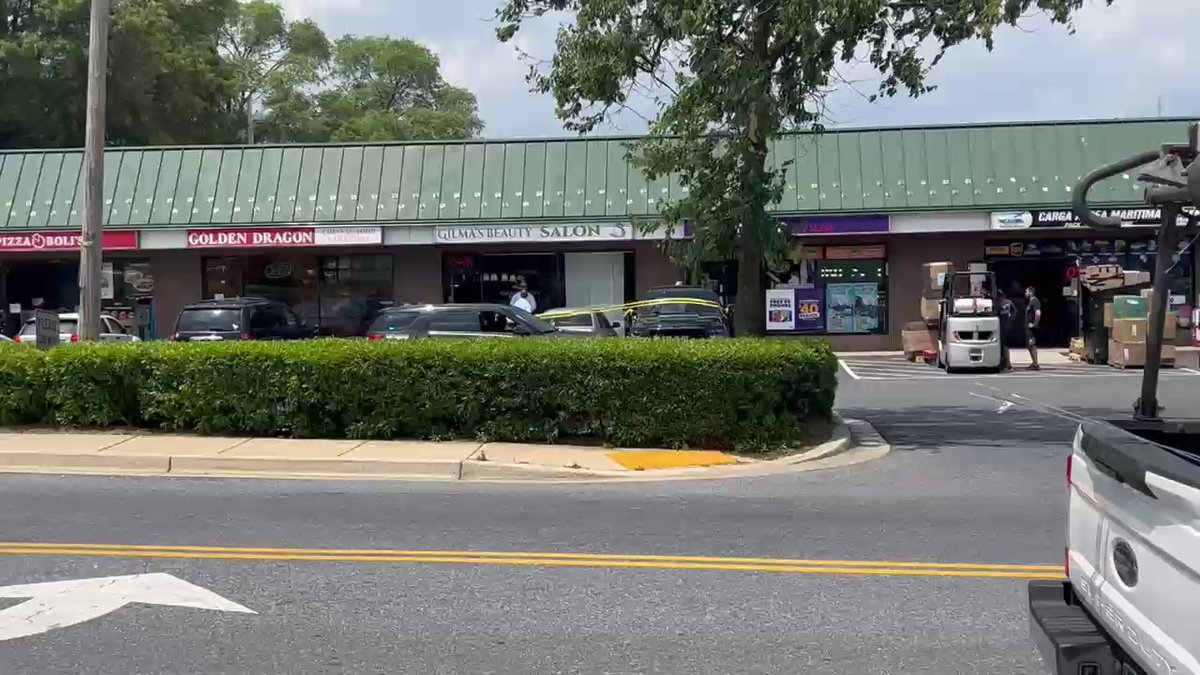 Scene of a shooting at a beauty salon in Annapolis. Police say one man was been shot here. He's at shock trauma.  The suspect is on the loose