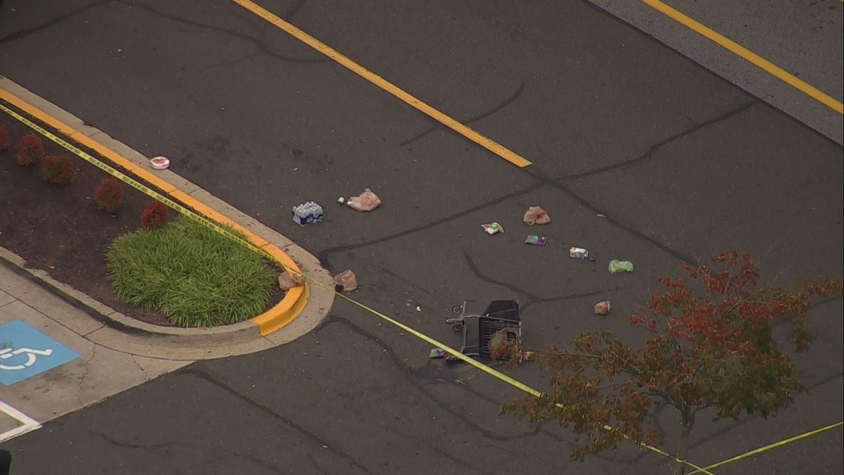 Police in Prince George's County confirm the pedestrian who was struck was an off-duty police officer with the @DCPoliceDept