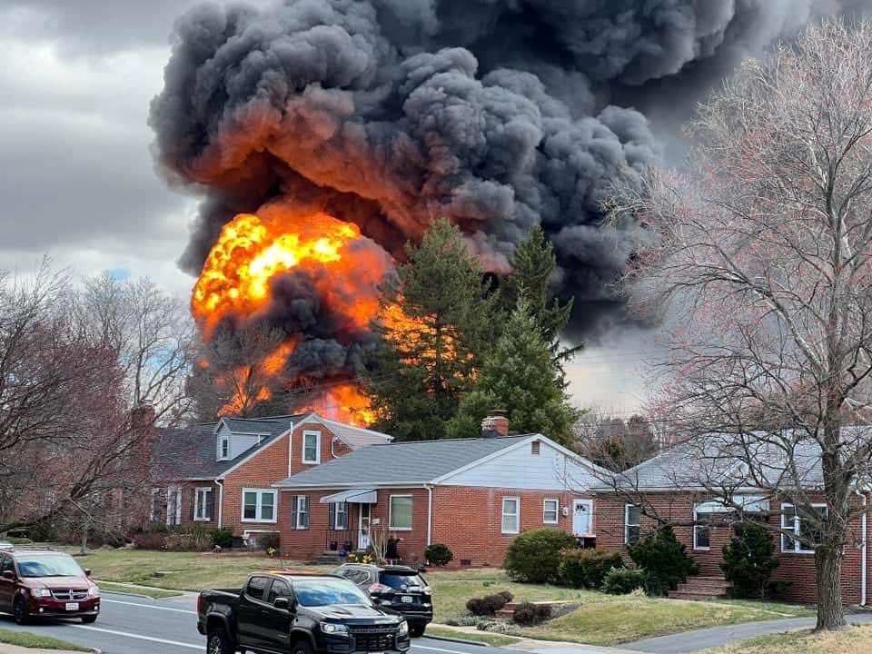 Gasoline tanker truck spill and explosion in Frederick, Maryland on Route 15