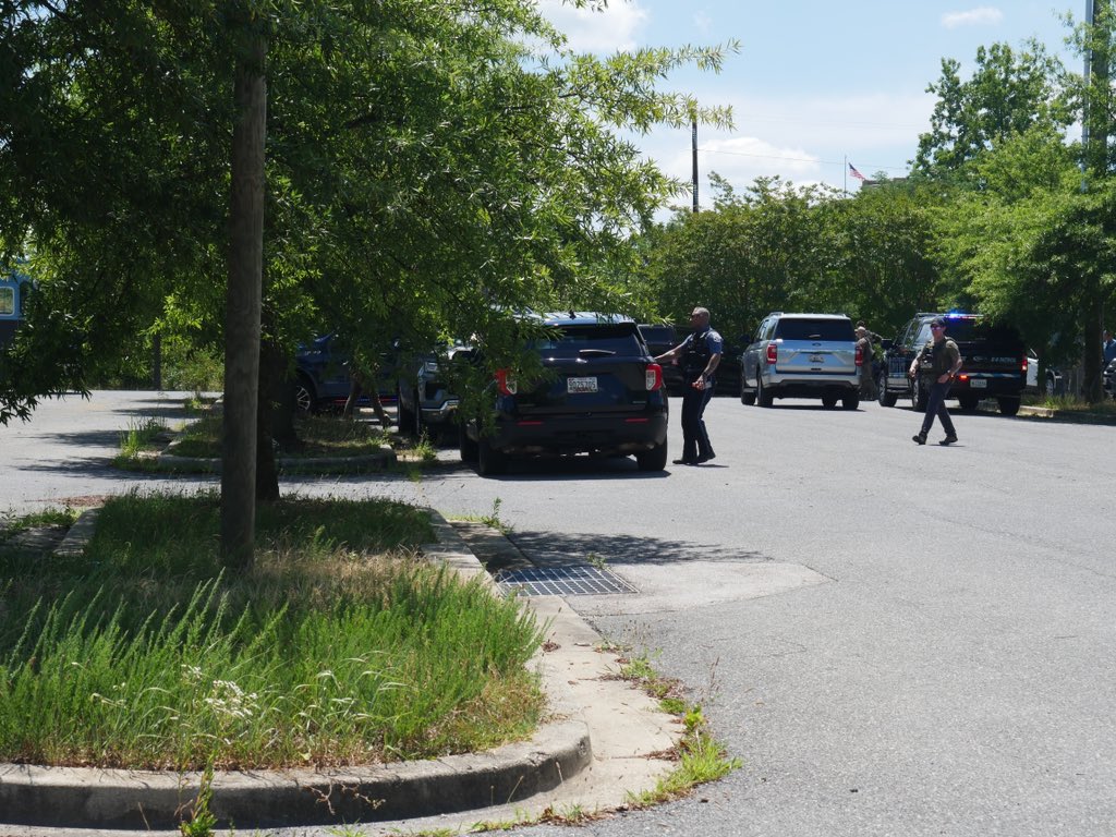 This is the scene here in the Annapolis Exchange parking lot where an escaped prisoner was taken into custody in Anne Arundel County. He escaped custody from the Jennifer Rd Detention Center