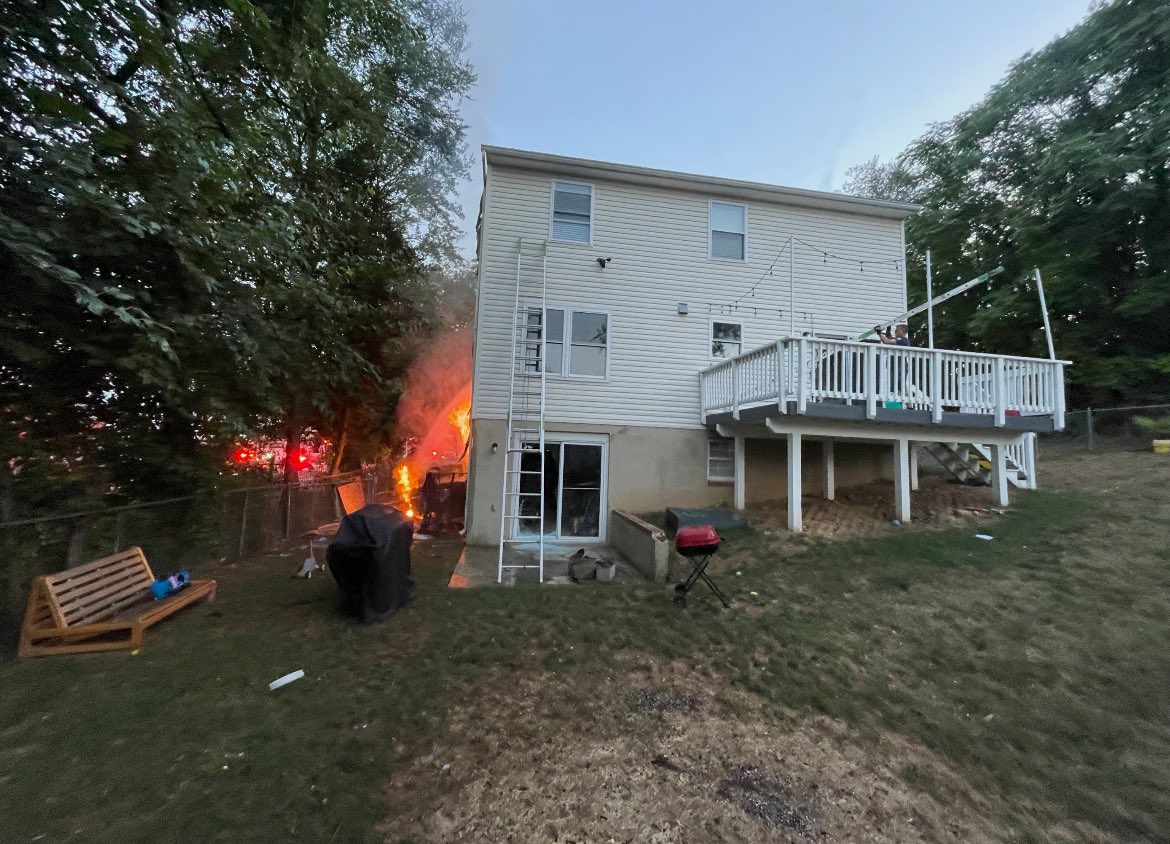 MUTUAL AID FULL PGCo - 4700 Lexington Av, BELTSVILLE * house fire @mcfrs AT724, T715, PE712, T716, PE715, C715, BC701 assisting with a single-family house, exterior natural gas fed fire with  extension to the structure