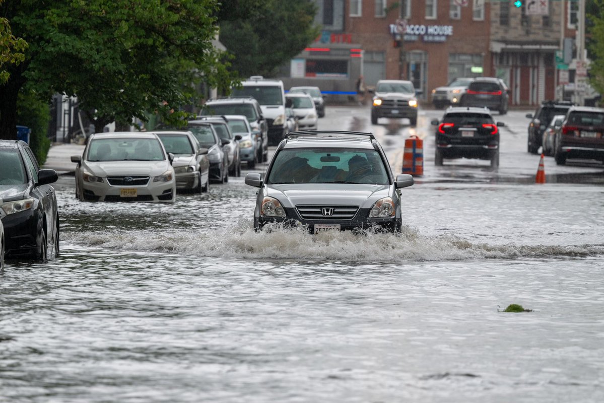 Hurricane Debby has caused flooding, especially in low-lying areas across the city. While our crews work to address this, do NOT attempt to move barriers or drive through flooded roads