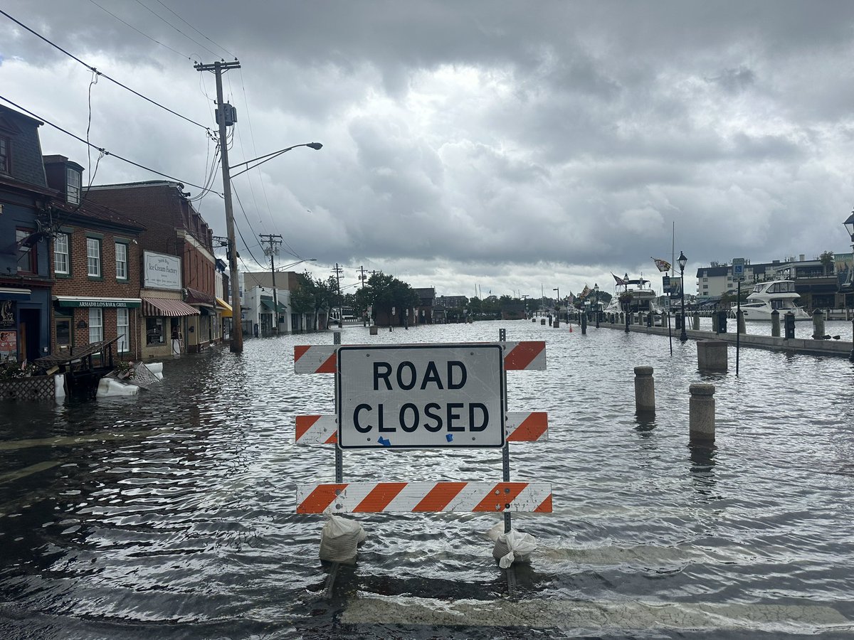 some of the flooding by Dock Street. Emergency management says *preliminarily* this is the 9th worst flooding event in history. Jan was the 3rd worst. 