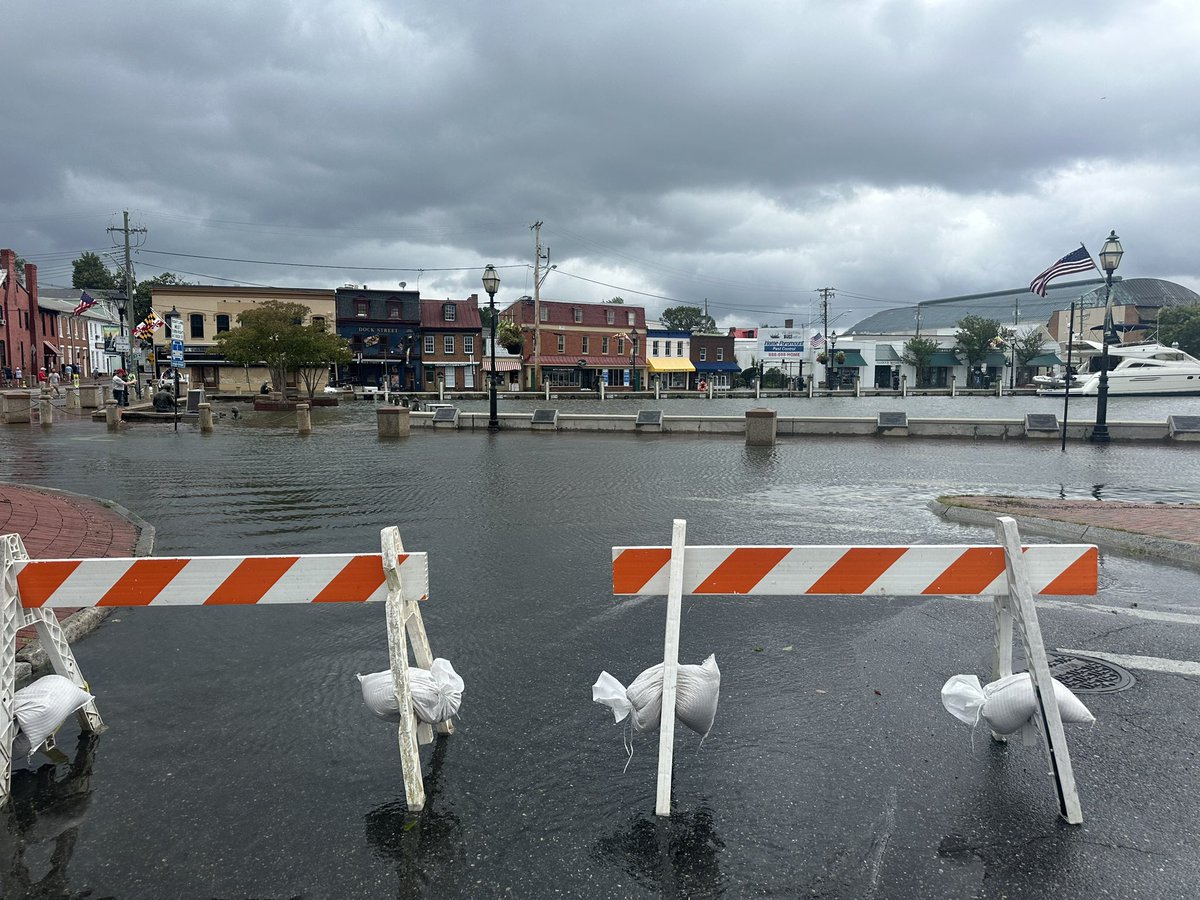 some of the flooding by Dock Street. Emergency management says *preliminarily* this is the 9th worst flooding event in history. Jan was the 3rd worst. 