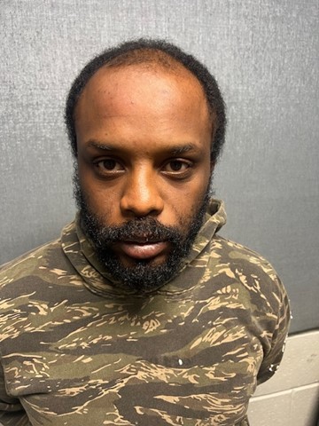 PGPD Homicide Unit detectives charged a suspect in connection with a fatal stabbing Monday evening in Landover. The suspect is 28-year-old Brilyen Kelly of Landover. He is charged with fatally stabbing his brother, 23-year-old Simi Kelly