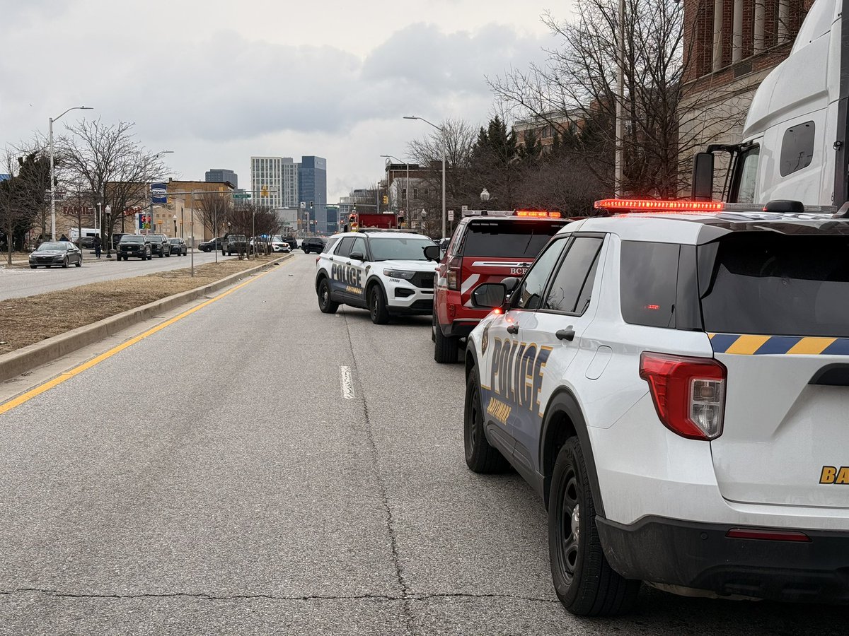 Commissioner Worley and PIO are on the scene of a shooting in the 100 block of North Central Street. Please stay clear of the area as multiple streets are closed. SWAT is on scene