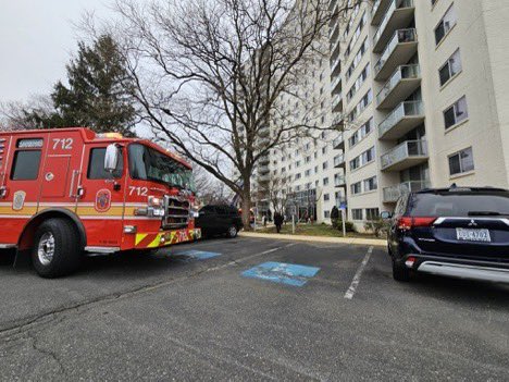 11215 Oakleaf Dr, White Oak, @mcfrs FFs located fire on 7th fl. @MCFRS_EMIHS evaluated/transported 1 adult with non-life threatening injuries. 2 apts affected by fire/water damage, 8 people displaced/relocated, ~85 FFs responded Enclave Apts, 11200blk Oak Leaf Dr. 