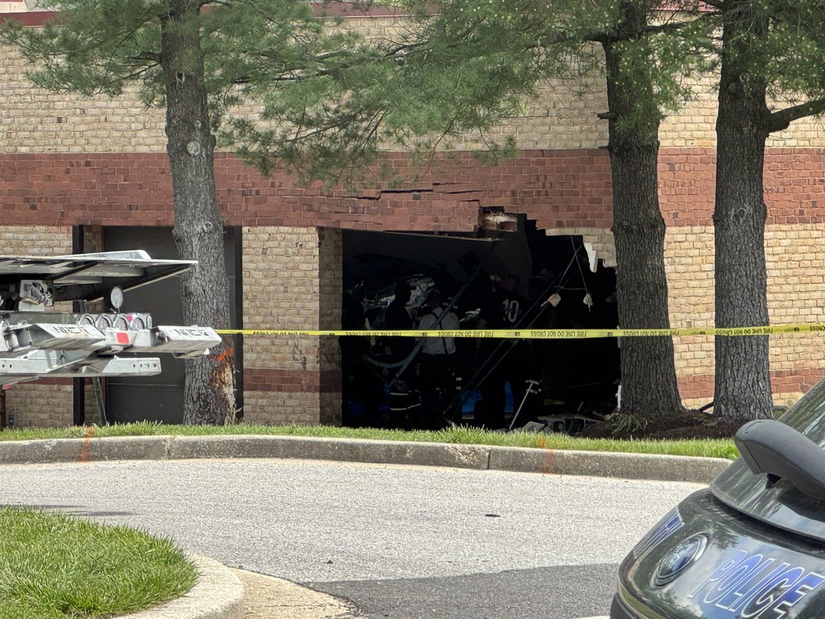 Gerwig Lane in Columbia. @HCPDNews confirms a man has died after driving in a building here