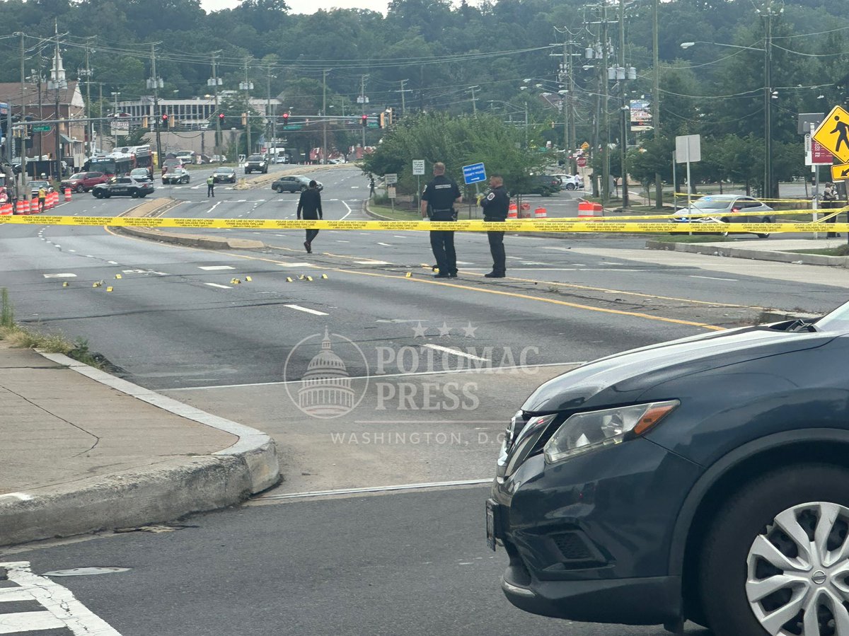 MULTIPLE PEOPLE. SHOT Following the discovery of multiple individuals suffering from gunshot wounds at Eastover Mall, located at the 5100 block of Indian Head Highway in Oxon Hill, the PGPD and MPD have responded to the incident. One of the victims is receiving CPR