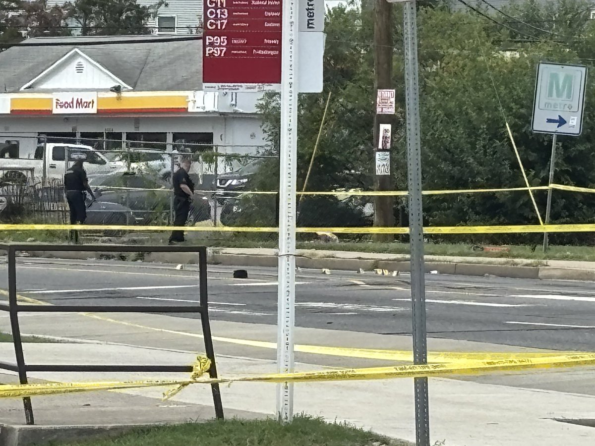 There is a very large crime scene here. There are many shell casings on Indian Head Hwy 1/2 block from DC line