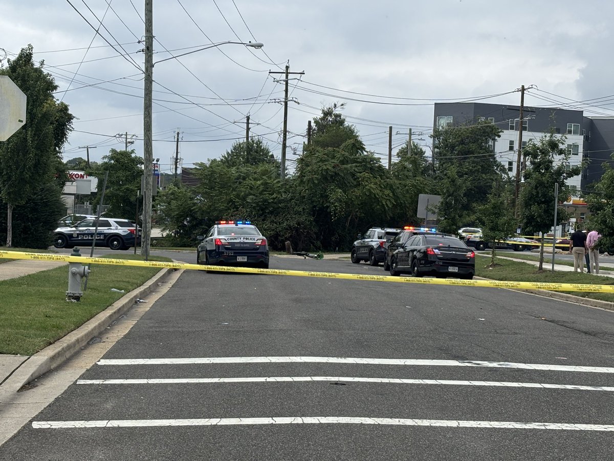 There is a very large crime scene here. There are many shell casings on Indian Head Hwy 1/2 block from DC line