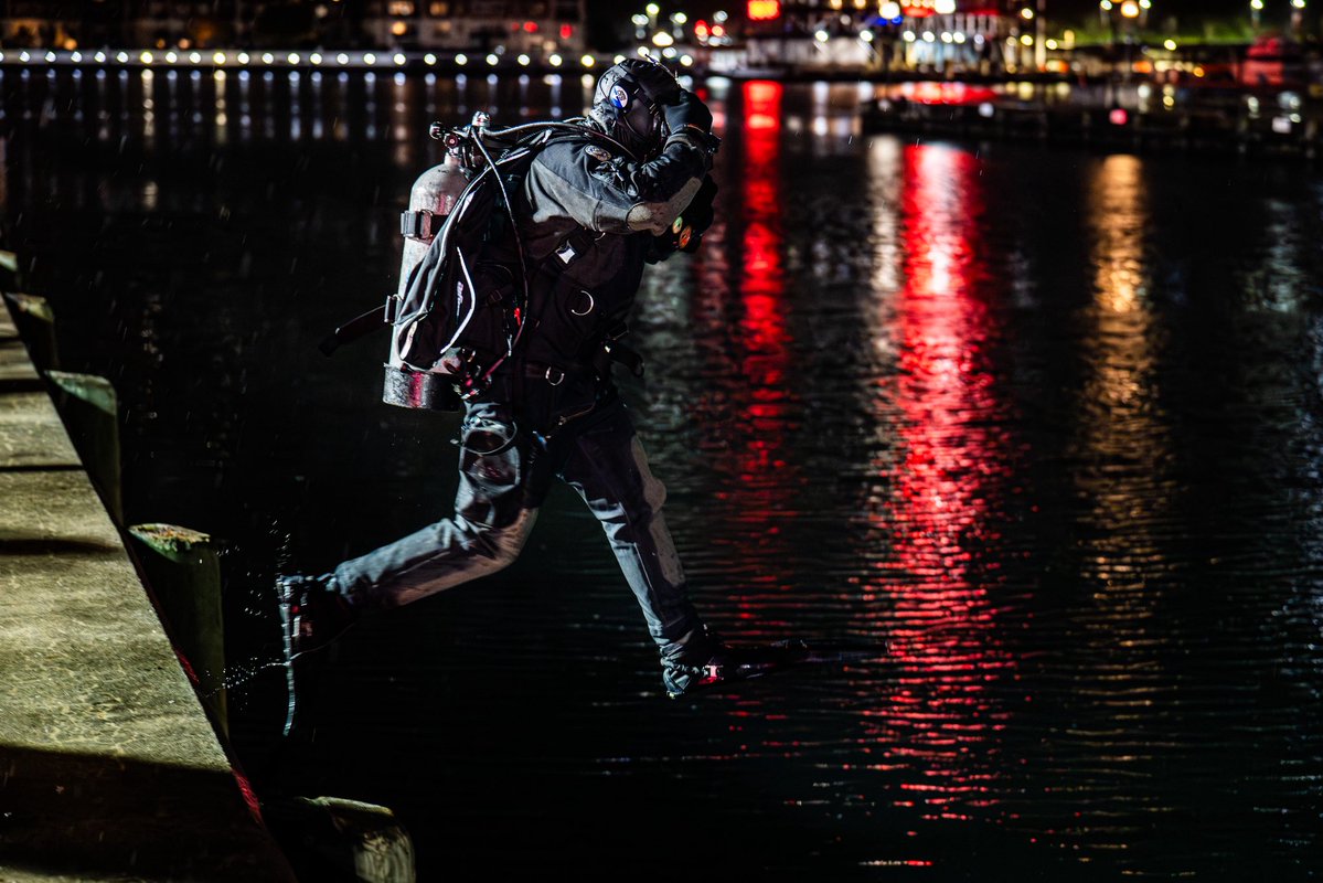 This evening, first responders from the Baltimore City Fire Department (BCFD) and Baltimore Police Department (BPD), and the Dive Team & Underwater Recovery Team responded to the 700 block of Eastern Avenue for a report of a vehicle in the harbor