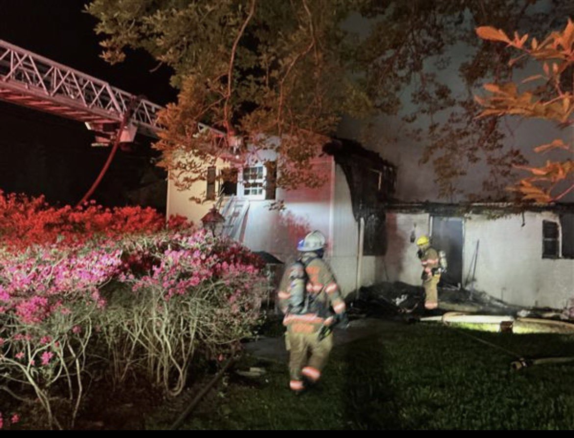 FATAL HOUSE FIRE - 9100blk Charred Oak Dr, Bethesda, @mcfrs FFs arrived on scene with  2 story split level with  heavy fire through out structure. 1 person rescued & transported