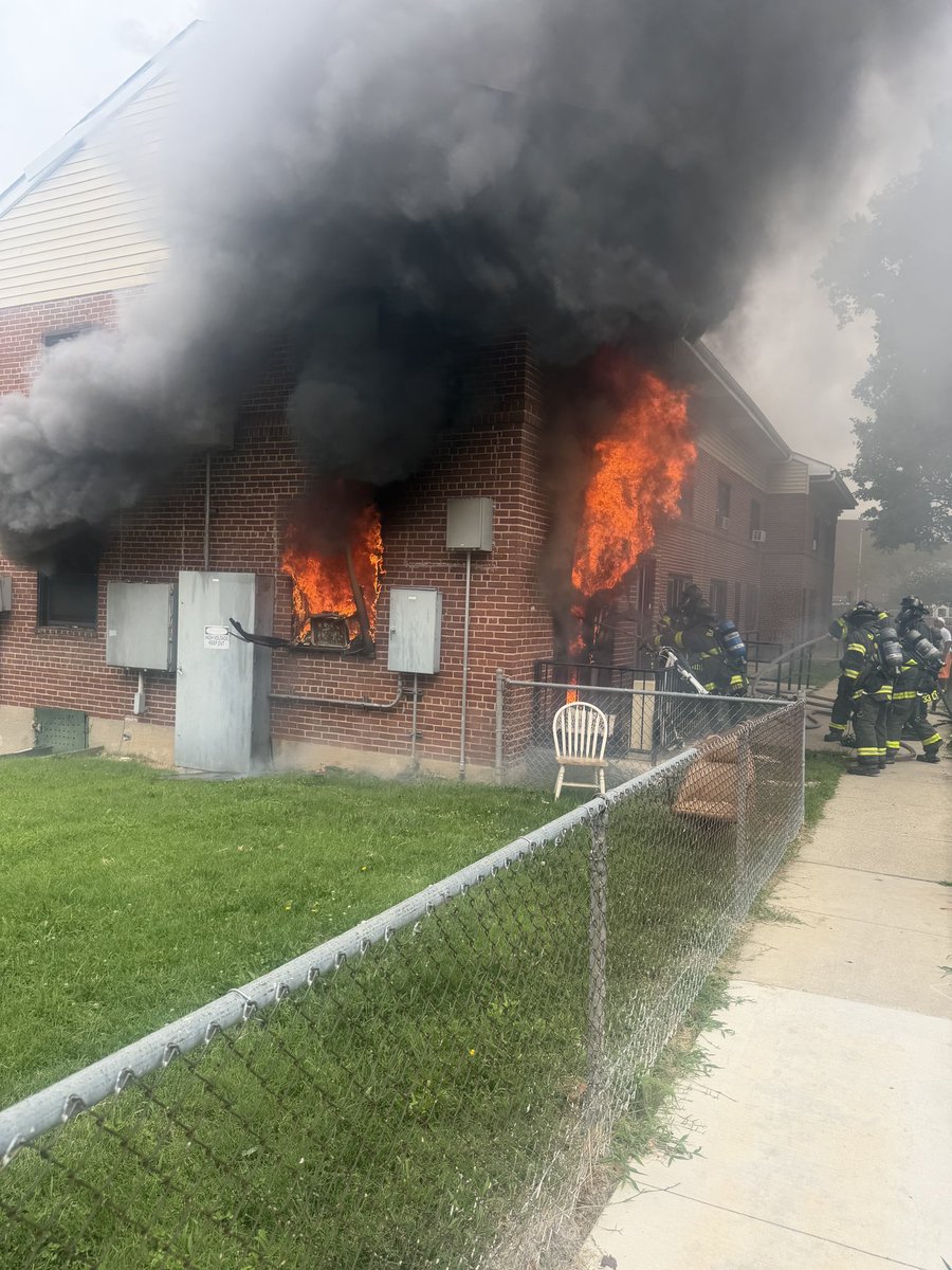 Shortly after 1200 hrs,@BaltimoreFire responded to the 200 blk of Beale Ct. Units discovered a 2‑story low‑rise with  fire showing from the 1st fl. There were no FF injuries. 1 civilian was injured & transported to an area hospital. The cause of the fire is under investigation 